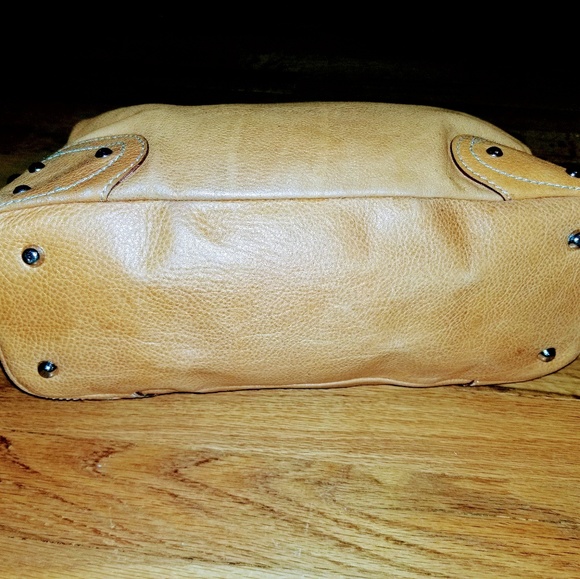 Prune Leather Shoulder Bag - Picture 6 of 8